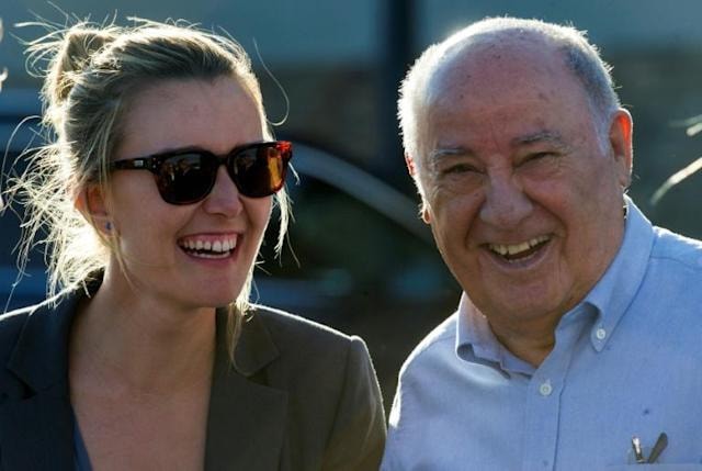 Marta Ortega cùng cha mình Amancio Ortega.