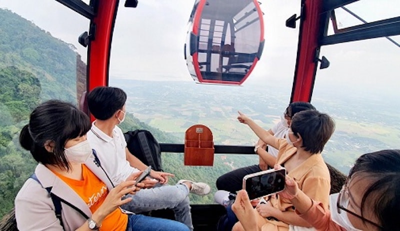Việt Nam thí điểm mở cửa đón khách quốc tế 