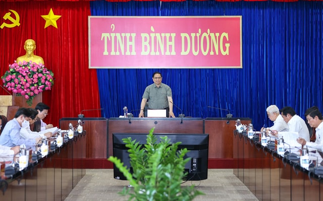 Thủ tướng Chính phủ Phạm Minh Chính: Tỉnh Bình Dương đẩy mạnh, quyết liệt hơn nữa trong đầu tư xây dựng hạ tầng xã hội (y tế, giáo dục, văn hóa, dịch vụ công cộng, cây xanh, công viên và các công trình khác). Ảnh: VGP