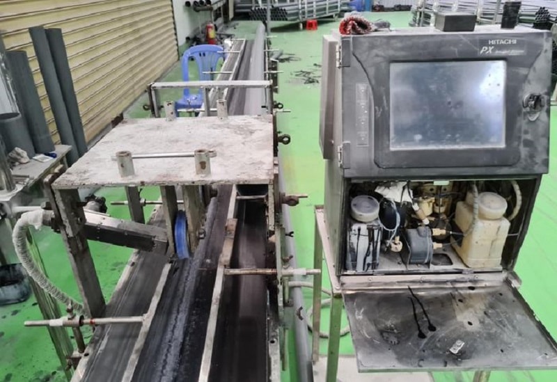 Máy móc, thiết bị sản xuất hàng giả bị lực lượng chức năng thu giữ - Ảnh: CA