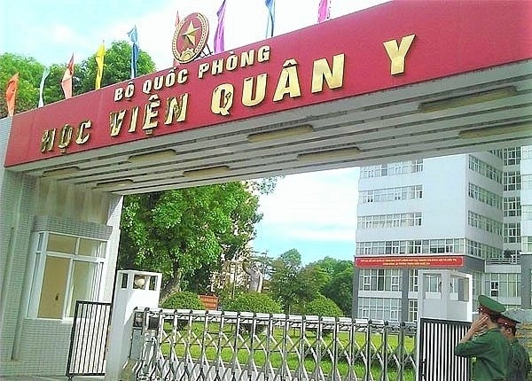 Kết luận của Ban Bí thư nêu rõ, BTV Đảng ủy Học viện Quân y các nhiệm kỳ 2015 - 2020, 2020 - 2025 đã vi phạm nguyên tắc tập trung dân chủ, thiếu trách nhiệm, buông lỏng lãnh đạo, chỉ đạo, thiếu kiểm tra, giám sát, để một số lãnh đạo chủ chốt của Học viện và nhiều cán bộ, đảng viên vi phạm các quy định của Đảng, pháp luật của Nhà nước trong đề xuất, tổ chức thực hiện nhiệm vụ nghiên cứu chế tạo bộ sinh phẩm xét nghiệm COVID-19 và mua sắm vật tư y tế, kit xét nghiệm phòng, chống dịch COVID-19.