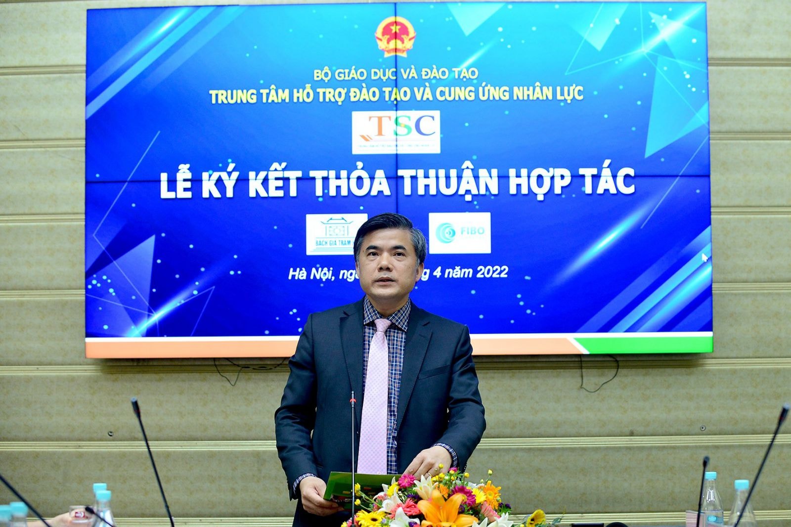 Ông Bùi Văn Linh - Giám đốc Trung tâm Hỗ trợ đào tạo và Cung ứng nhân lực phát biểu tại lễ ký kết.