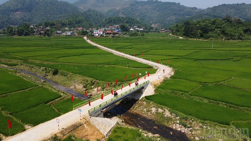 Cầu Co En được xây dựng là sự biểu thị của tinh thần đoàn kết, năng động, sáng tạo, đổi mới vươn lên trong hoạt động thu hút đầu tư, xây dựng đô thị, gắn kết phát triển du lịch nhằm thúc đẩy phát triển kinh tế - xã hội