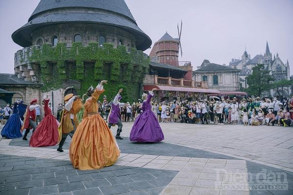 cộng đồng doanh nghiệp trên địa bàn cũng đang nỗ lực để nâng cao chất lượng, làm mới các sản phẩm, dịch vụ.