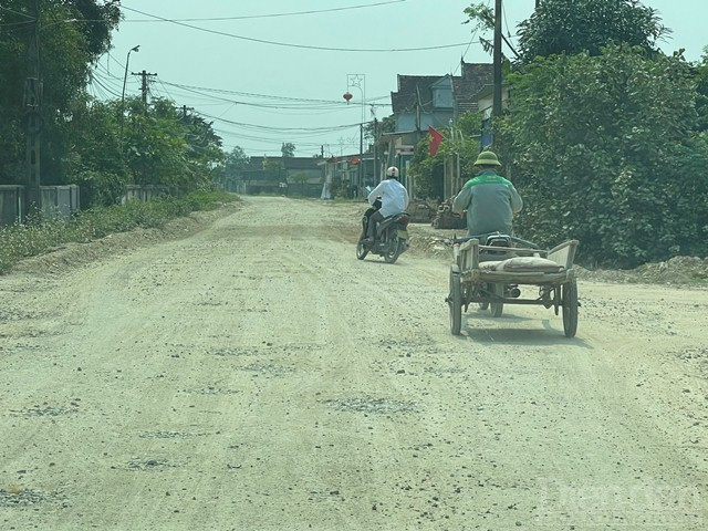 Tháng 5/2020 dự án được triển khai thi công, dự kiến đến cuối năm 2021 sẽ hoàn thành và đưa vào sử dụng. Tuy nhiên, đã quá thời hạn, dự án mới chỉ hoàn thành hơn 5km, còn khoảng 1km nối từ thôn Đông Châu đến thôn Thạch Ngọc (xã Phù Lưu) vẫn chưa hoàn thiện.