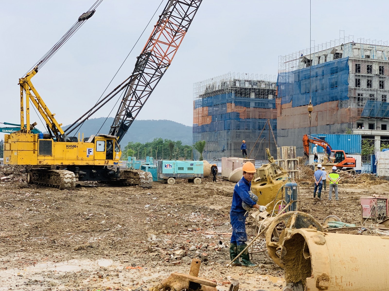 Những động thái từ cơ quan quản lý có thể tác động xấu đến nguồn cung bất động sản trong ngắn và trung hạn, nhưng về lâu dài sẽ góp phần lành mạnh hóa thị trường (Ảnh: LV) 