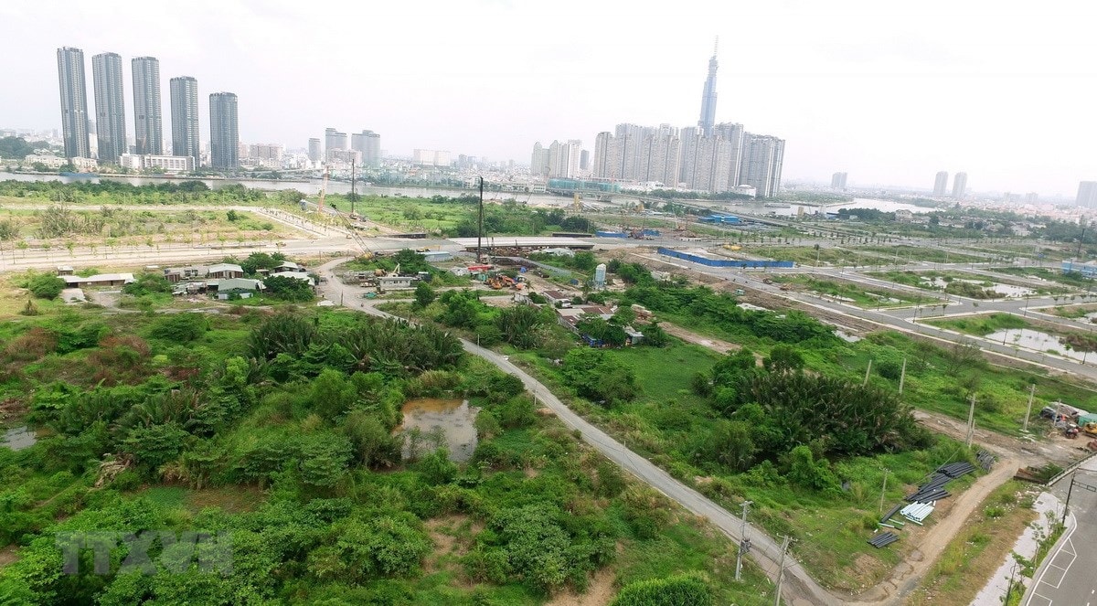 Ai bẻ gãy mối quan hệ khăng khít giữa giá cả và giá trị đất đai?