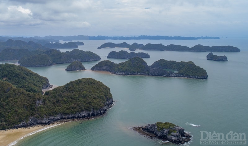 Vịnh Lan Hạ - Cát Bà