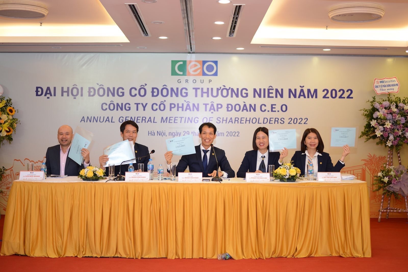 Đoàn Chủ tịch ĐHĐCĐ thường niên Tập đoàn CEO năm 2022