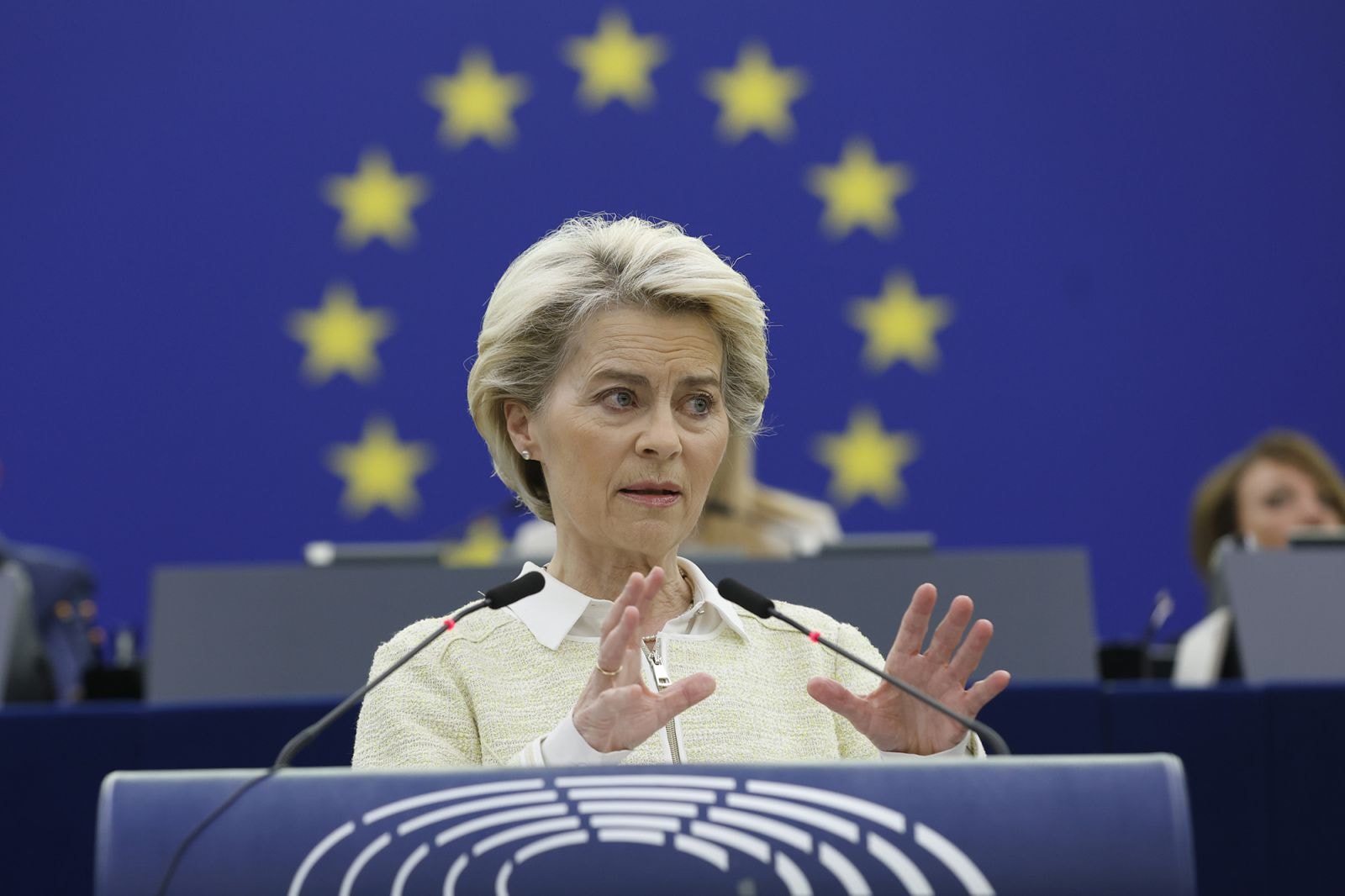 Chủ tịch Ủy ban châu Âu Ursula von der Leyen có bài phát biểu trong cuộc tranh luận về những hậu quả kinh tế và xã hội đối với EU trong cuộc chiến của Nga ở Ukraine, vào ngày 4 tháng 5, tại Nghị viện châu Âu