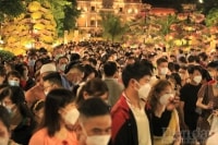 Tết trên đường hoa Nguyễn Huệ