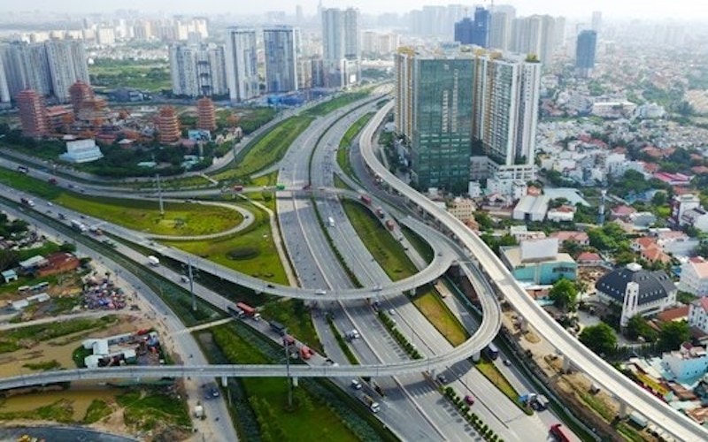 ông Trần Quang Lâm - Giám đốc Sở GTVT TP.HCM cho biết, việc yêu cầu đánh giá tác động giao thông của các công trình xây dựng được nêu trong NQ12/2019 do Chính phủ giao Bộ GTVT chủ trì. Do đó, trong khi chờ hướng dẫn từ Bộ GTVT, UBND thành phố đã giao Sở GTVT chủ động triển khai