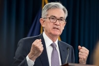 FED chính thức nâng lãi suất thêm 0,5%