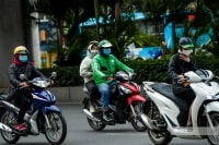 DOANH NGHIỆP CUỐI TUẦN: Các hãng xe công nghệ “phân chia” phần tăng phí xăng như thế nào?