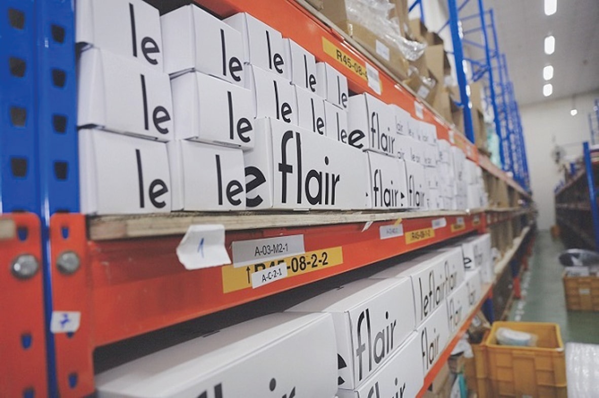  Leflair chuyên cung cấp các thương hiệu thời trang cao cấp và các sản phẩm làm đẹp với giá rẻ tại Việt Nam.