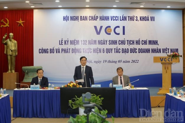 Chủ tịch VCCI Phạm Tấn Công công bố Bộ quy tắc đạo đức doanh nhân Việt Nam