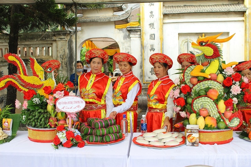 Những món ăn đặc sản địa phương được bày trí rất công phu