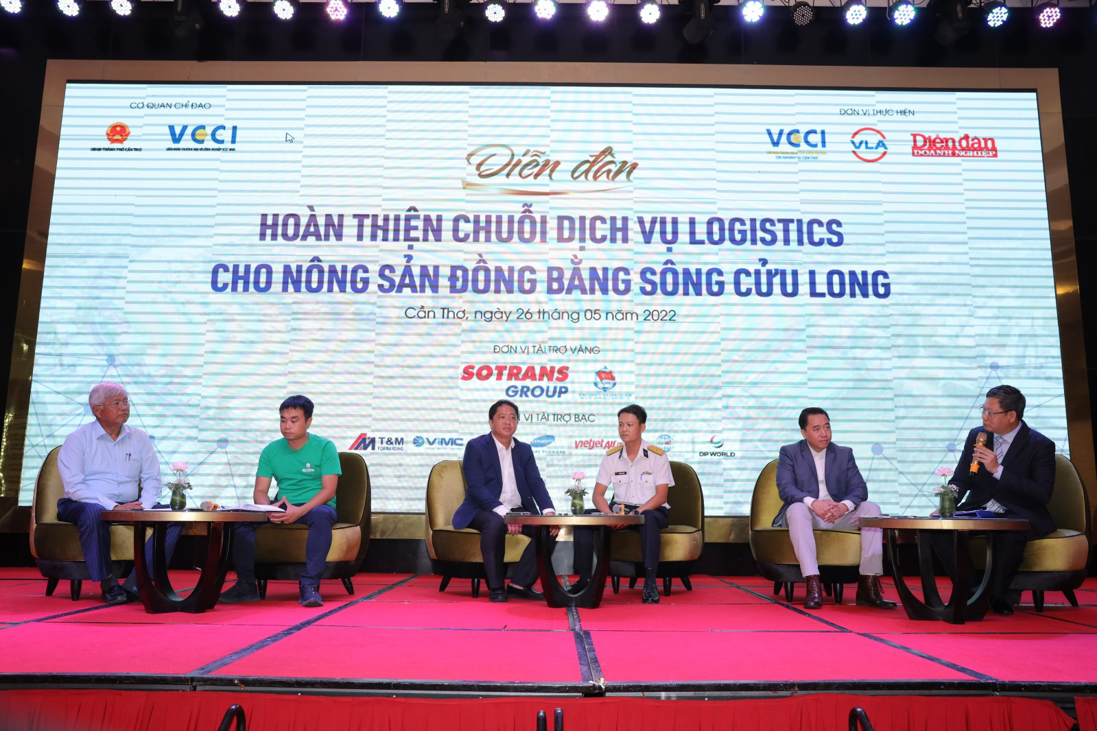 Phiên thảo luận chủ đề Liên kết phát triển chuỗi dịch vụ Logistics cho nông sản ĐBSCL