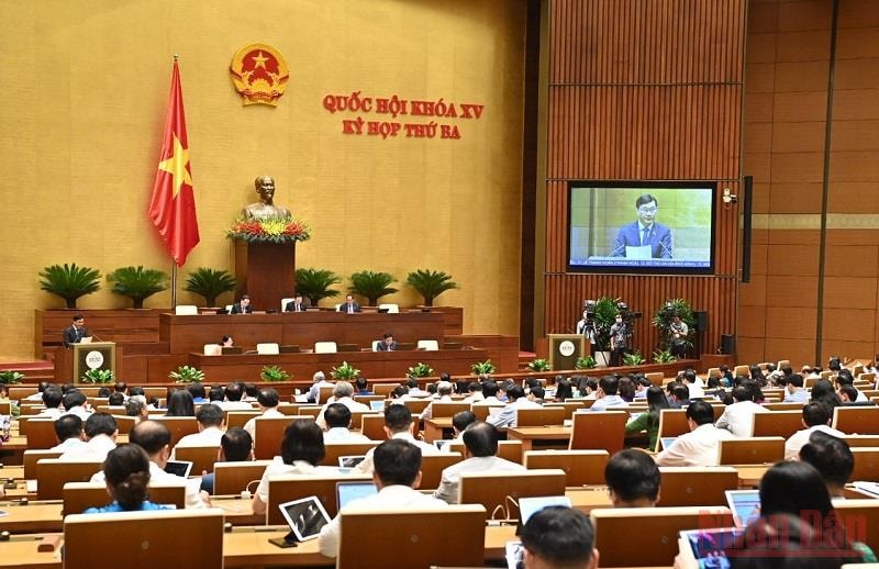  Quang cảnh phiên họp sáng 30/5.