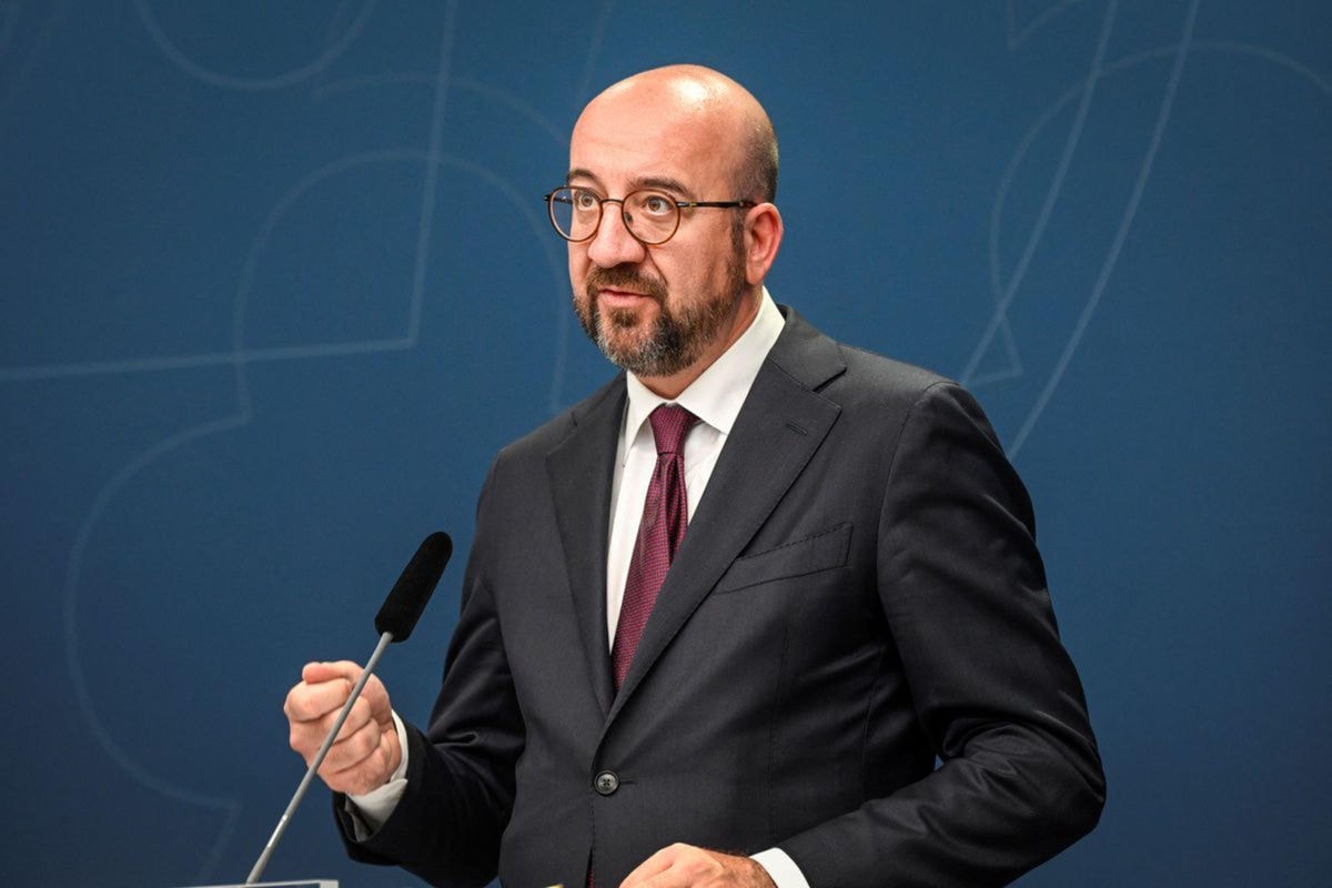 Chủ tịch Hội đồng EU Charles Michel cho biết gói trừng phạt mới sẽ cắt giảm 2/3 lượng dầu nhập khẩu từ Nga nhằm “gây sức ép tối đa” để Moscow chấm dứt chiến sự. 