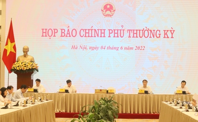 Toàn cảnh cuộc họp báo.