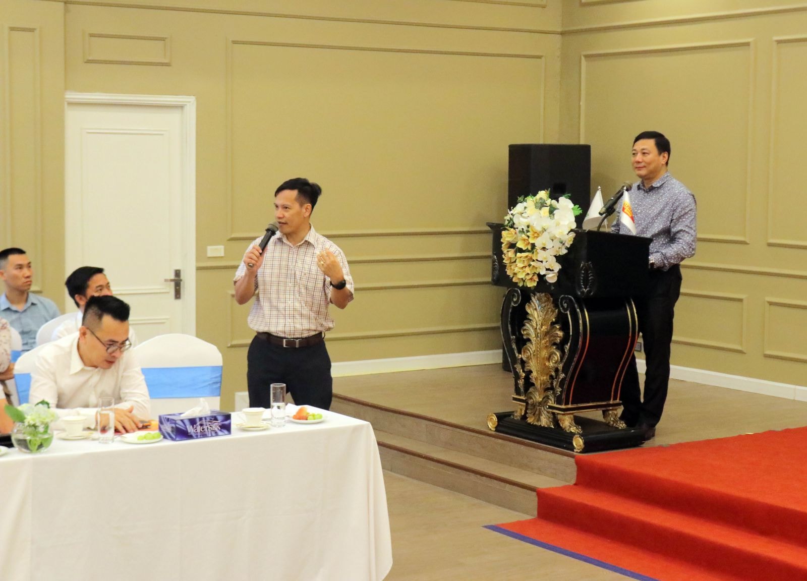 Đại diện các doanh nghiệp giới thiệu