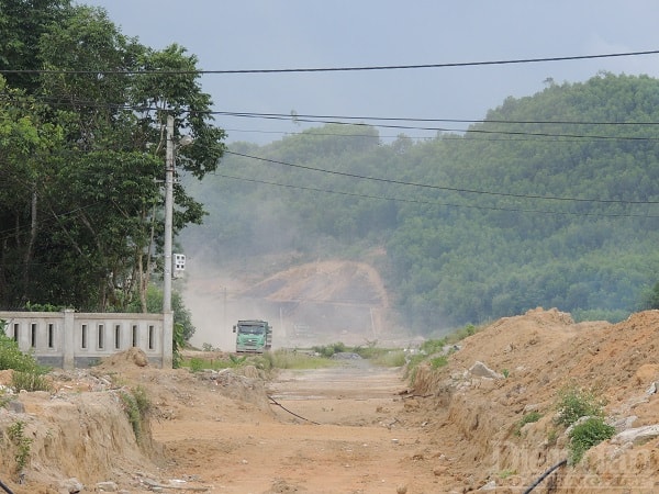 Những hạng mục san lấp cuối cùng đang gấp rút hoàn thiện, nỗ lực thông tuyến toàn dự án vào ngày 30/6.