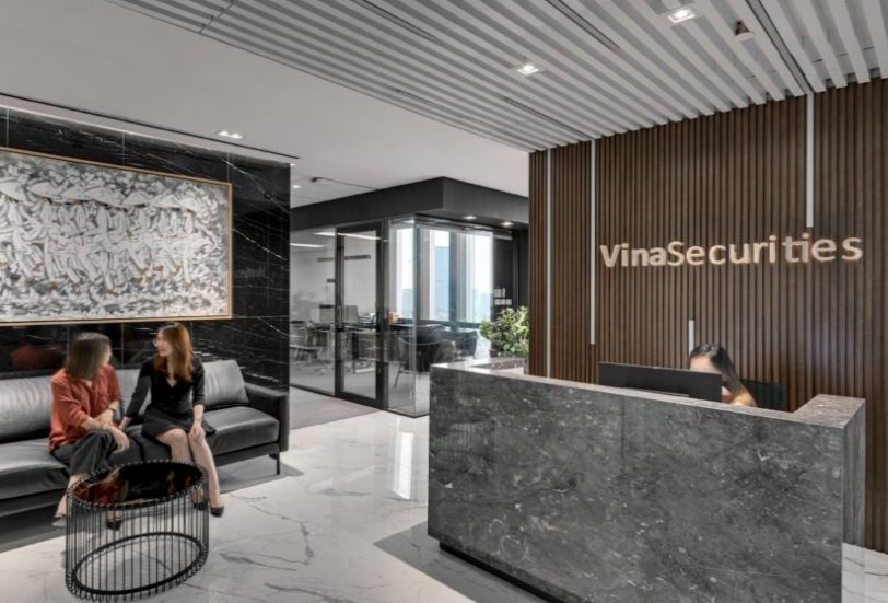 Với việc sở hữu hơn 34,6 triệu cổ phần Vina Securities, tương ứng 96,62% vốn điều lệ, Finhay trở thành fintech đầu tiên tại Việt Nam sở hữu riêng một công ty chứng khoán để phát triển mảng đầu tư.