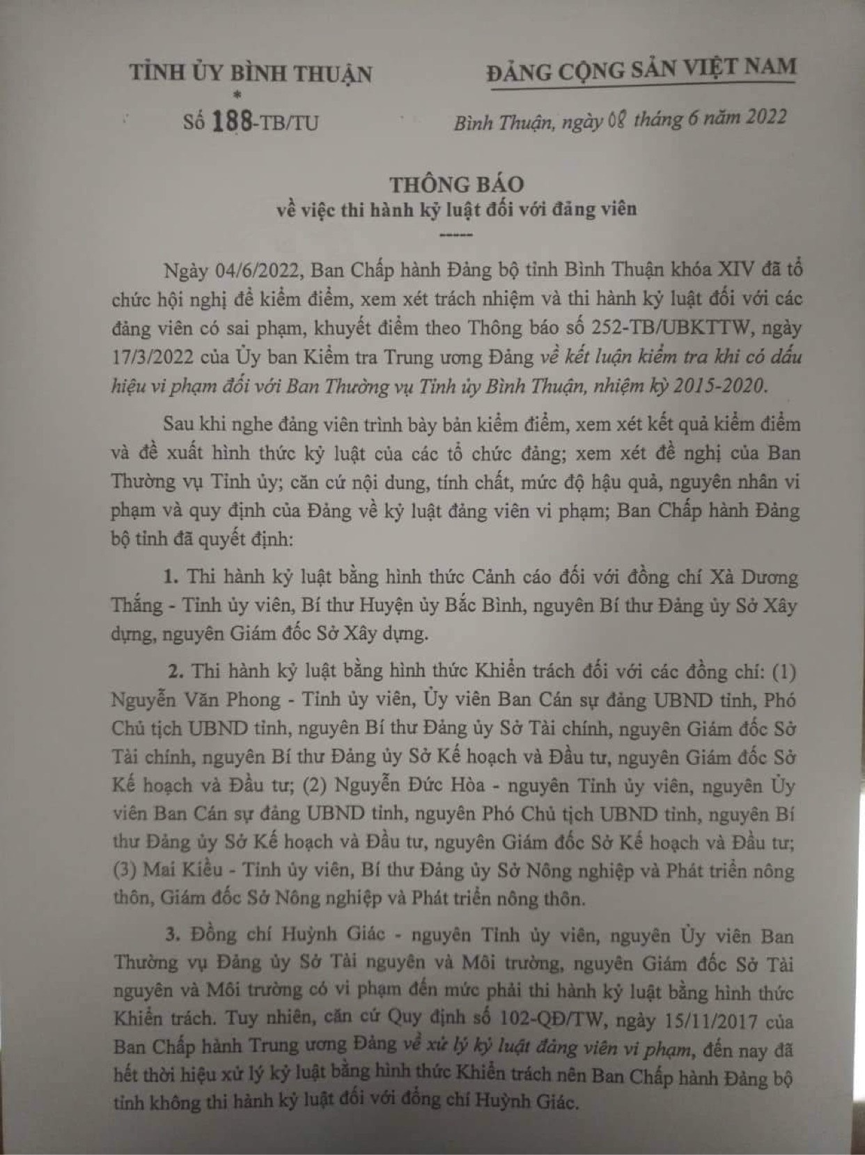 Ban Chấp hành Đảng bộ tỉnh Bình Thuận khóa XIV đã tổ chức hội nghị để kiểm điểm, xem xét trách nhiệm và thi hành kỷ luật đối với các đảng viên có sai phạm