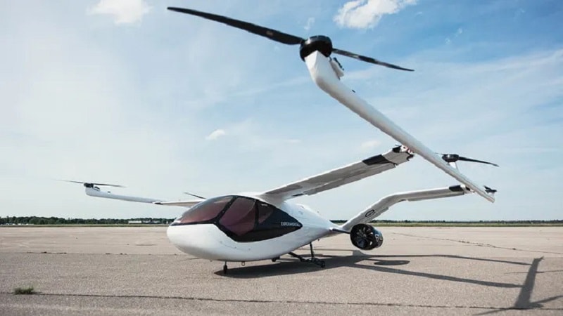 Giám đốc điều hành Florian Reuter của Volocopter thảo luận về chiếc taxi bayp/bốn chỗ ngồi 