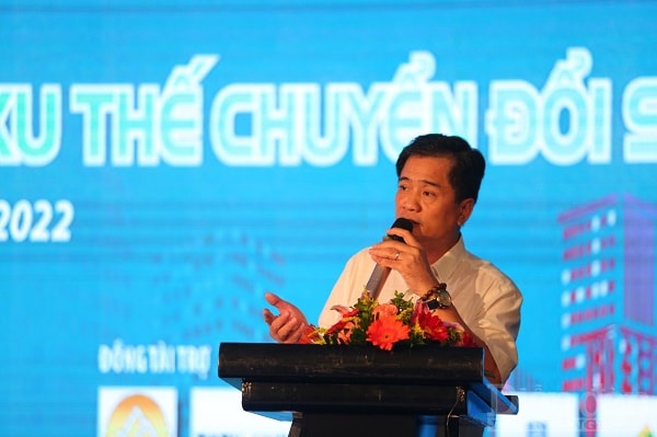 TS.Nguyễn Văn Đính, Chủ tịch Hội môi giới Bất động sản Việt Nam khẳng định chuyển đổi số giúp doanh nghiệp bất động sản thích ứng phù hợp sẽ tăng khả năng tiếp cận khách hàng, tăng trải nghiệm cho khách hàng, mở rộng thị trường từ đó tăng doanh thu.