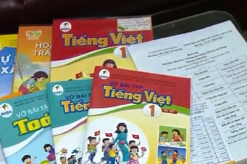 không ít ý kiến quan ngại, đối với các NXB, phụ huynh và học sinh là khách hàng, còn SGK là sản phẩm thương mại - Ảnh minh họa