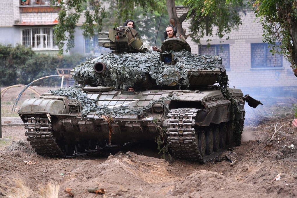 Xe tăng T-72 của quân đội Nga trong thành phố Severodonetsk