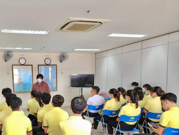 Anh Nguyễn Hải Quỳnh đang đứng lớp tại một trung tâm Nhật ngữ