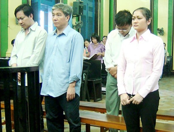 Vụ án liên quan đến Phạm Công Danh, Chủ tịch Hội đồng quản trị Ngân hàng TMCP Xây Dựng VN - VNCB có 11 giám đốc là lái xe, bảo vệ.