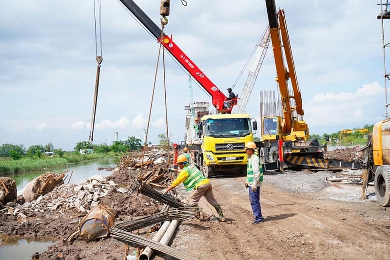 Các đơn vị thi công đang gấp rút triển khai dự án tuyến đường bộ ven biển Hải Phòng - Thái Bình