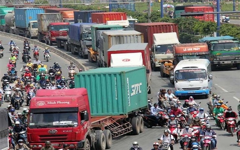 ông Phan Văn Mãi, Chủ tịch UBND TP.HCM cho rằng, cảng Tân Cảng - Cát Lái nằm trên sông Đồng Nai thuộc khu đông bắc của TP.HCM là cảng trọng điểm, quan trọng đối với xuất nhập khẩu hàng hóa của Vùng kinh tế trọng điểm phía Nam và TP.HCM.