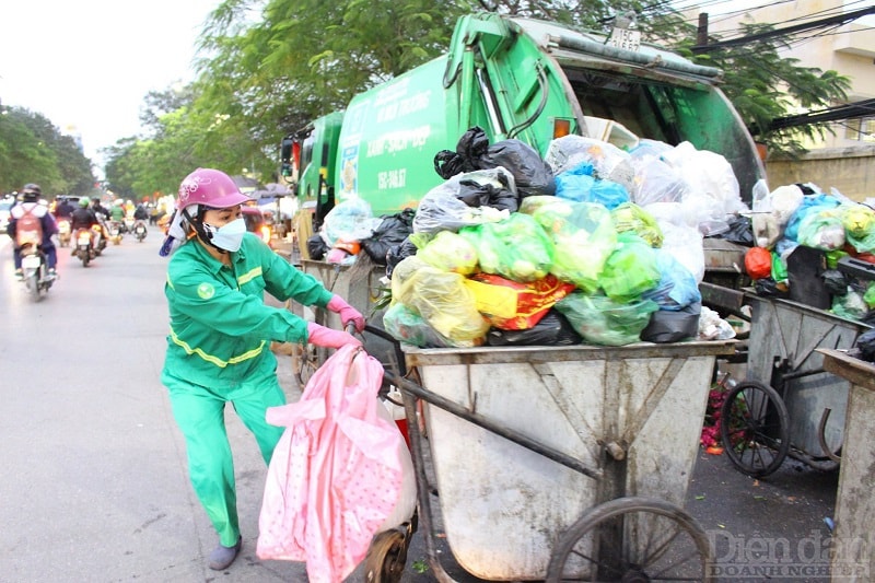 Theo lộ trình phát triển đô thị đến năm 2025, TP Hải Phòng phấn đấu 97% chất thải rắn sinh hoạt được thu gom, xử lý hợp vệ sinh giảm dần tỷ lệ chôn lấp trực tiếp