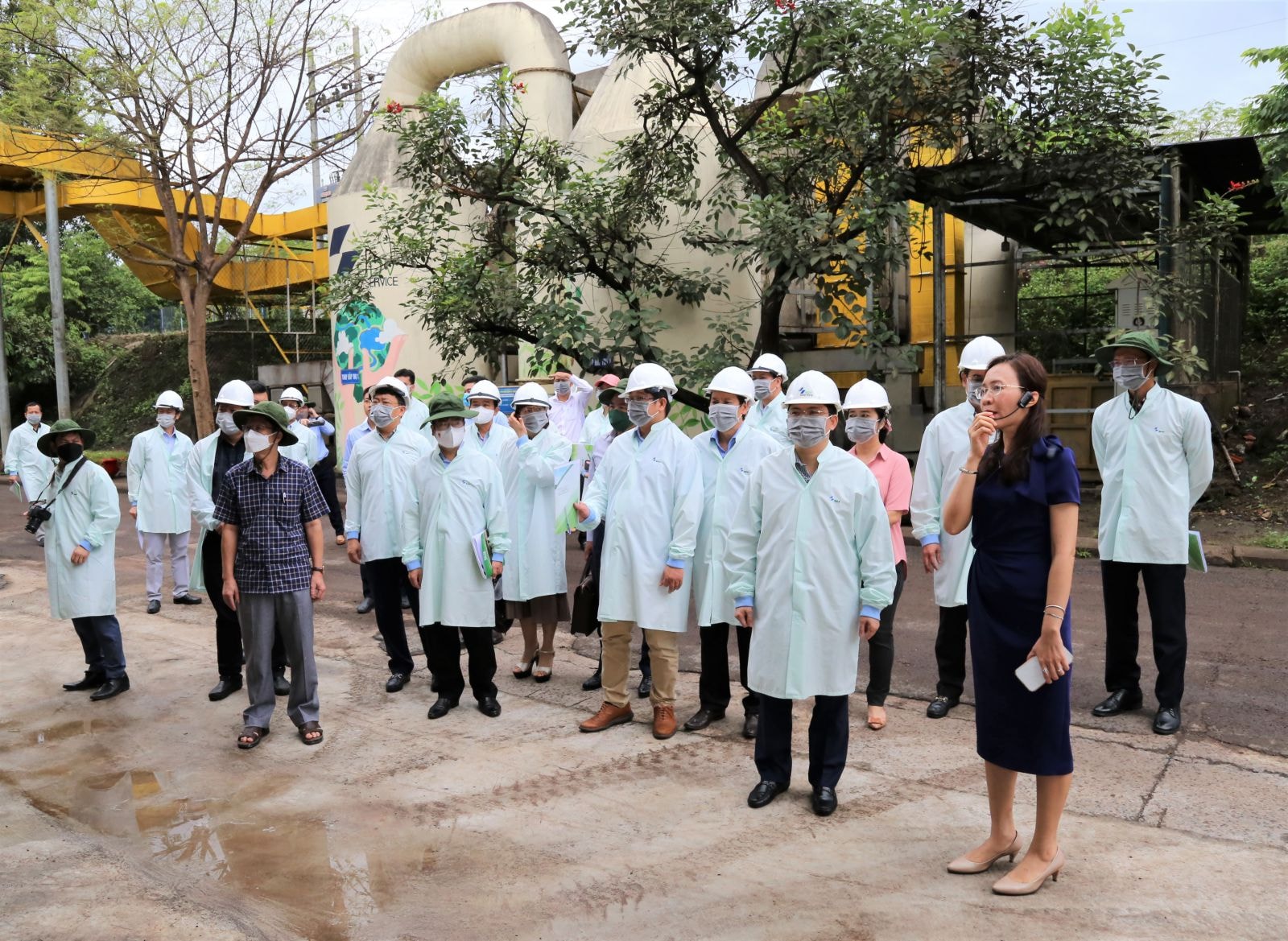 Đoàn công tác Ủy ban Khoa học, Công nghệ và Môi trường của Quốc hội khảo sát thực tế tại Khu xử lý chất thải Quang Trung