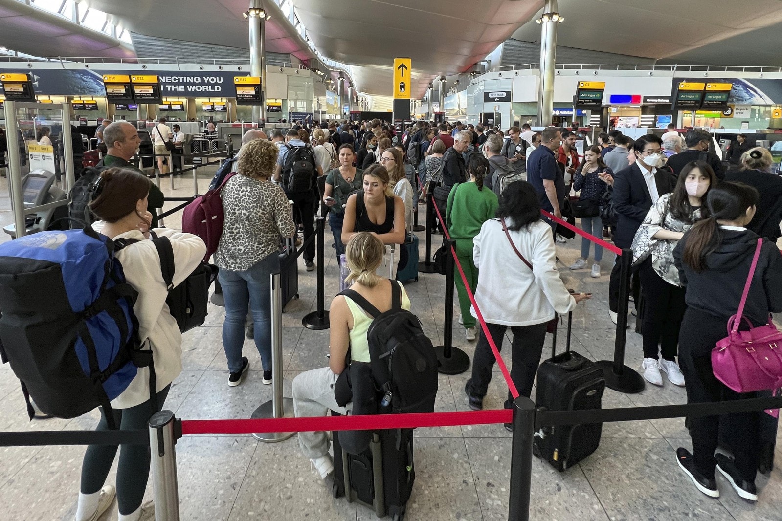 Động thái của sân bay Heathrow gây nên làn sóng phản đối từ các hãng hàng không