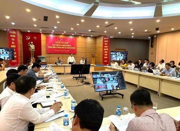 , Chủ tịch VCCI Phạm Tấn Công yêu cầu, trong 6 tháng cuối năm 2022, ngoài các nhiệm vụ thường xuyên, cơ quan VCCI cần tập trung khiển khai các nhiệm vụ trọng tâm. Ảnh: Thu Hương