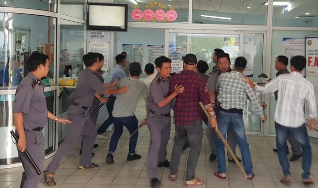 Nhiều vụ việc nhân viên y tế bị hành hung đã diễn ra thời gian qua gây tâm lý lo ngại