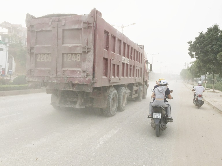 Vận chuyển vật liệu để rơi vãi sẽ bị phạt đến 4 triệu đồng