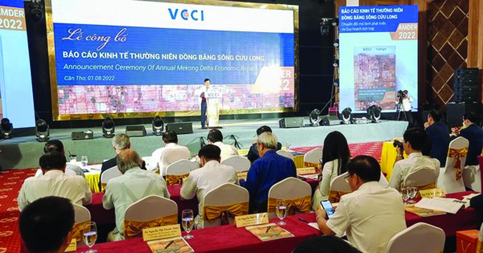  VCCI công bố Báo cáo kinh tế thường niên Đồng bằng sông Cửu Long năm 2022.