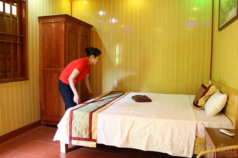 Người lao động làm việc tại Homestay thuộc xã Việt Hải, huyện Cát Bà