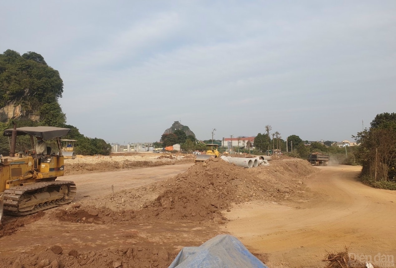 Dự thảo gộp các trường hợp đất do doanh nghiệp nhà nước sử dụng vào điều luật quy định về đất do các cơ quan, tổ chức của Nhà nước quản lý, sử dụng là chưa hợp lý.