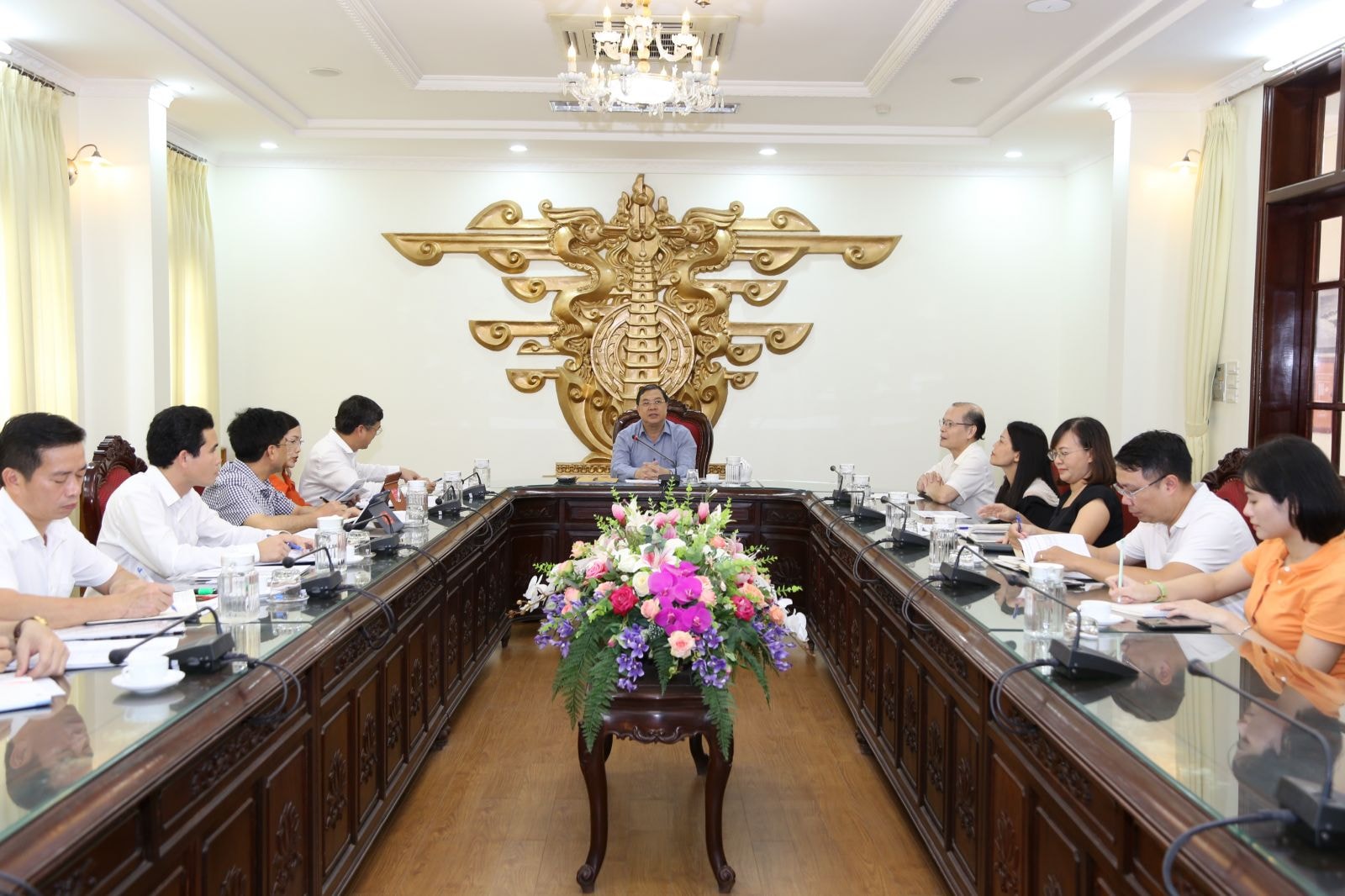 Quang cảnh tại cuộc họp