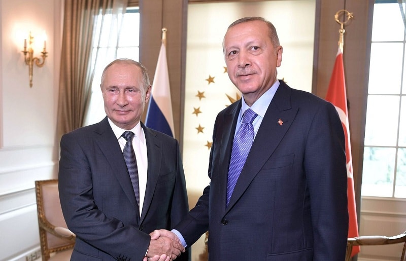 phía Nga hy vọng Ankara sẽ giúp Moscow lách qua một số lệnh trừng phạt trong lĩnh vực ngân hàng, năng lượng và công nghiệp.