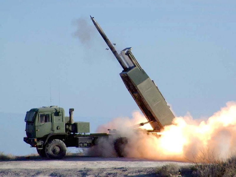 Tên lửa HIMARS do Mỹ viện trợ đã giúp Ukraine giành lại ưu thế trên chiến trường