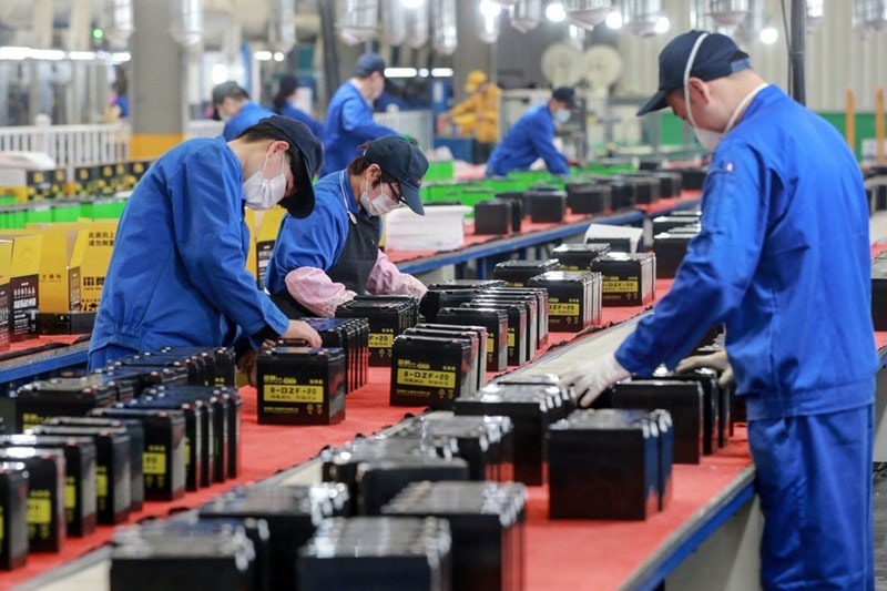 khi Ngân hàng Nhà nước kiểm soát chặt chỉ tiêu tăng trưởng tín dụng, các ngân hàng thương mại cũng không còn room tín dụng để cho doanh nghiệp vay